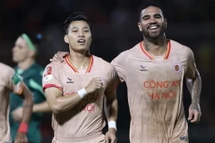 Công an Hà Nội FC đánh bại TP.HCM trong trận cầu có 8 bàn thắng