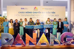 Đà Nẵng đón chuyến bay và hành khách đầu tiên trong Năm mới 2023