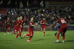 V-League: TP.HCM tiếp tục bại trận, Hà Nội FC rơi xuống vị trí thứ 3