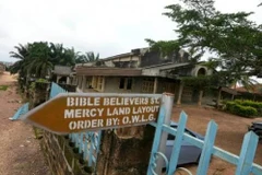 Nhà thờ ở Nigeria, nơi xảy ra vụ việc gần 100 người tự nguyện sống dưới tầng hầm. (Nguồn: Oddity Central)