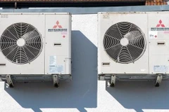 Hàng xóm khởi kiện vì một người đàn ông lắp 9 chiếc điều hòa trong nhà