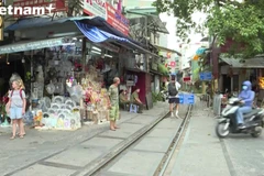 Việt Nam gây chú ý khi tiến hành đóng cửa xóm cà phê đường tàu