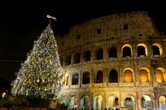 Người Italy ngày càng thắt lưng buộc bụng trong dịp Giáng sinh