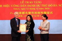 Cựu Thủ tướng Nhật Bản nhận danh hiệu công dân danh dự Hà Nội