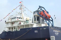 Cứu khẩn cấp một thuyền viên bị thương nặng do cướp biển tấn công