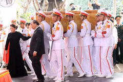 Chùm ảnh đưa linh cữu Đại tướng Lê Đức Anh về với Đất Mẹ