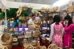 Thủ công mỹ nghệ là một trong những mặt hàng xuất khẩu chính của Việt Nam sang Thụy Điển. (Ảnh minh họa: Huyền Trang/TTXVN) 