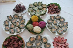 Những món ngon đặc sắc của đồng bào Thái vùng Mường Lò dịp Tết.( Ảnh: Việt Dũng/TTXVN)
