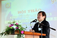 Tiến sỹ Phạm Ngọc Kỳ, Chủ tịch Hội doanh nghiệp Việt Nam tại Đức phát biểu tại Hội thảo. (Ảnh: Phân xã Berlin/Vietnam+)