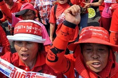 Những người "áo đỏ" biểu tình tại Bangkok. (Ảnh: AFP/TTXVN)