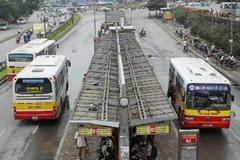 Xe buýt tại Hà Nội. (Ảnh: Thế Duyệt/TTXVN)