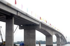 Cầu Hàm Luông trong ngày thông xe kỹ thuật. (Ảnh: Thế Anh/TTXVN) 