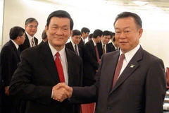 Thường trực Ban Bí thư Trương Tấn Sang tiếp Phó Chủ tịch Liên đoàn Kinh tế Kansai. (Ảnh: Hồng Hà/TTXVN)
