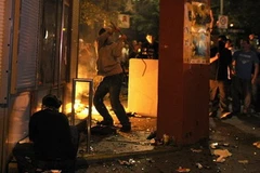 Hình ảnh cuộc xung đột trong lễ hội đường phố tại Đức. (Nguồn: Reuters)