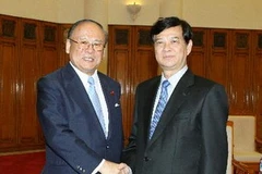 Thủ tướng Nguyễn Tấn Dũng tiếp ông Takebe Tsutomu, Cố vấn đặc biệt Liên minh Nghị sỹ Hữu nghị Nhật-Việt đa đảng, đang thăm và làm việc tại Việt Nam. (Ảnh: Dương Giang/TTXVN)