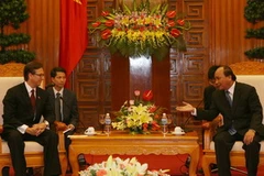 Phó Thủ tướng Nguyễn Xuân Phúc tiếp Hội đồng kinh doanh Mỹ - Asean do ông Alex Feldman làm trưởng đoàn nhân chuyến thăm và làm việc tại Việt Nam. (Ảnh: Phương Hoa/TTXVN)