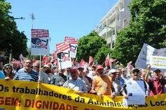 Biểu tình phản đối chính sách tiết kiệm của chính phủ Bồ Đào Nha. (Nguồn: THX/TTXVN)