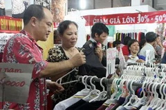 Hội chợ hàng khuyến mại 2012 tại Hà Nội. (Ảnh: Trần Việt/TTXVN)