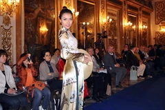 Chương trình biểu diễn thời trang Việt Nam tại Italy