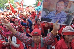 Phe "áo đỏ" biểu tình tại Bangkok. (Ảnh: AFP/TTXVN)