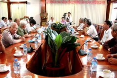 Toàn cảnh cuộc găp mặt. (Ảnh: Hoàng Chương/Vietnam+)