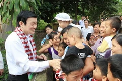 Chủ tịch nước Trương Tấn Sang thăm xã Xuân Đài (Phú Thọ). (Ảnh: Nguyễn Khang/TTXVN)