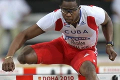 Vận động viên điền kinh Cuba Dayron Robles đang thi đấu. (Ảnh: Reuters)