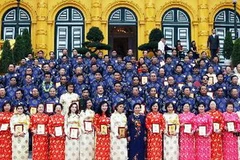 Phó Chủ tịch nước Nguyễn Thị Doan với các đại biểu. (Ảnh: Nguyễn Dân/TTXVN)