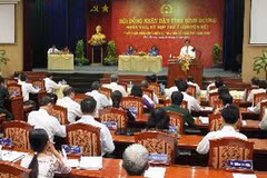 HĐND tỉnh Bình Dương góp ý cho Dự thảo sửa đổi Hiến pháp 1992. (Ảnh: Quách Lắm/TTXVN)