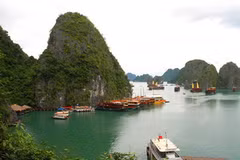 Phong cảnh Vịnh Hạ Long (Quảng Ninh). (Ảnh: Trọng Đạt/TTXVN)