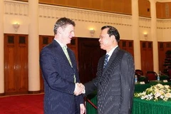 Phó Thủ tướng Vũ Văn Ninh hội kiến với Phó Thủ tướng kiêm Bộ trưởng Bộ Tài chính New Zealand Bill English. (Ảnh: An Đăng/TTXVN)