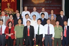 Chủ tịch nước Trương Tấn Sang với lãnh đạo Hội Chữ thập Đỏ Việt Nam và các cơ quan, tổ chức tham gia lễ ký. (Ảnh: Nguyễn Khang/TTXVN)