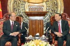 Ông Tô Huy Rứa. Trưởng Ban Tổ chức Trung ương, Chủ tịch nhóm Nghị sỹ hữu nghị Việt-Nhật tiếp ông Takebe Tsutomu, nguyên Chủ tịch Liên minh Nghị sỹ hữu nghị Nhật-Việt. (Ảnh: Dương Giang/TTXVN)