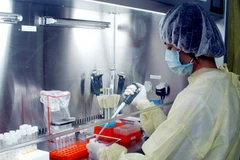 Phòng thí nghiệm an toàn sinh học cấp 3 của Viện vệ sinh dịch tễ Trung ương. (Ảnh: Hữu Oai/TTXVN)