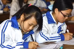 Học sinh lớp 12 ôn tập trước kỳ thi tốt nghiệp THPT. (Ảnh: Bích Ngọc/TTXVN)
