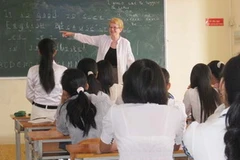 Tình nguyện viên người Australia của AVI đến giảng dạy tiếng Anh tại đại học Tiền Giang. (Nguồn: tgu.edu.vn)