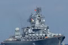 Tàu khu trục thuộc Hạm đội biển Đen của Nga tại vịnh Sevastopol ngày 10/9/2008. (Nguồn: AFP/TTXVN)
