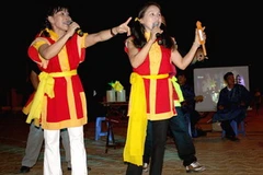 Hát bài chòi tại Phan Thiết. (Ảnh: Nguyễn Thanh/TTXVN)