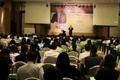 Gần 300 doanh nhân và trí thức trẻ tham dự hội thảo do Brian Tracy giảng dạy tại TP. HCM ngày 15/12. (Nguồn: Diễn đàn doanh nghiệp)