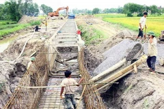 Nâng cấp tuyến kênh cấp 1 đi qua địa bàn xã Hải Dương, huyện Hải Lăng. (Ảnh: Hồ Cầu/TTXVN)