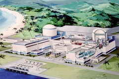 Mô hình một nhà máy điện hạt nhân ở Nhật Bản được giới thiệu tại một hội thảo của Việt Nam. (Ảnh: Trần Việt/TTXVN)