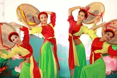 Tiết mục múa của nghệ sỹ Việt Nam tại liên hoan. (Ảnh: Doãn Tấn/TTXVN)