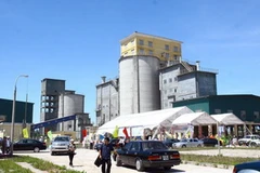 Một trạm nghiền ximăng. (Ảnh: Hồ Cầu/TTXVN) 