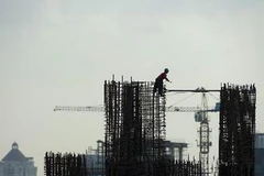 Một công trình xây dựng tại thủ đô Jakarta (Indonesia) ngày 22/4. (Nguồn: AFP/TTXVN)