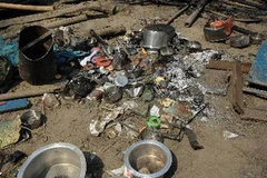 Đồ đạc bị đập phá sau một vụ xung đột tôn giáo tại Myanmar. (Nguồn: AFP/TTXVN)