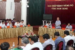 Chủ tịch Quốc hội Nguyễn Sinh Hùng phát biểu tại buổi làm việc với lãnh đạo chủ chốt tỉnh Nam Định. (Ảnh: Nhan Sáng/TTXVN)