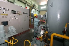 Vận hành các tổ máy phát điện tại Thủy điện Đa Nhim. (Ảnh: Ngọc Hà/TTXVN)