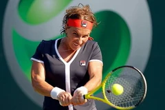 Kuznetsova mất gần hai tiếng đồng hồ mới vượt qua được Peng Shuai. (Ảnh: TT&VH)