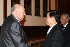 Chủ tịch nước Nguyễn Minh Triết tiếp đoàn đại biểu chính quyền thành phố Mátxcơva do Phó Thị trưởng thứ nhất Vladimir Resin làm trưởng đoàn. (Ảnh: Nguyễn Khang/TTXVN)