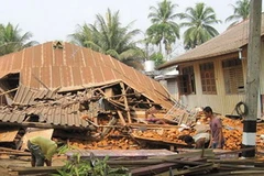 Khu dân cư bị phá hủy sau động đất tại thành phố Tachilek, miền đông bắc Myanmar ngày 25/3. (Nguồn: AFP/TTXVN)